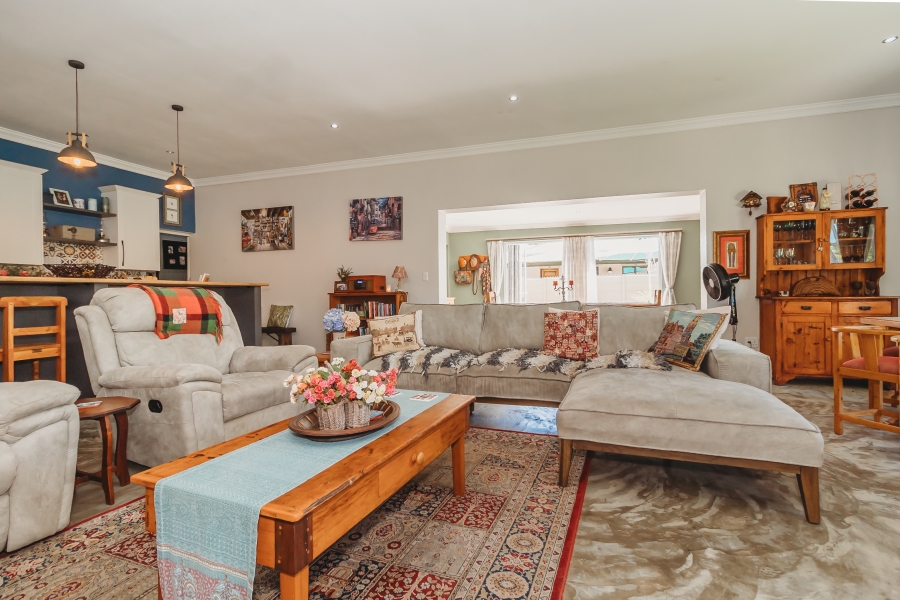 5 Bedroom Property for Sale in Heather Park Western Cape